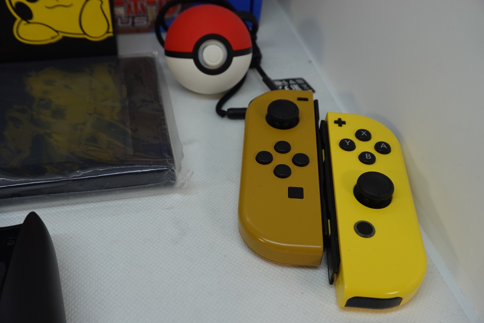 Nintendo Switch Pokemon Let’s Go Pikachu Eevee Edition Console Ball Plus F/S