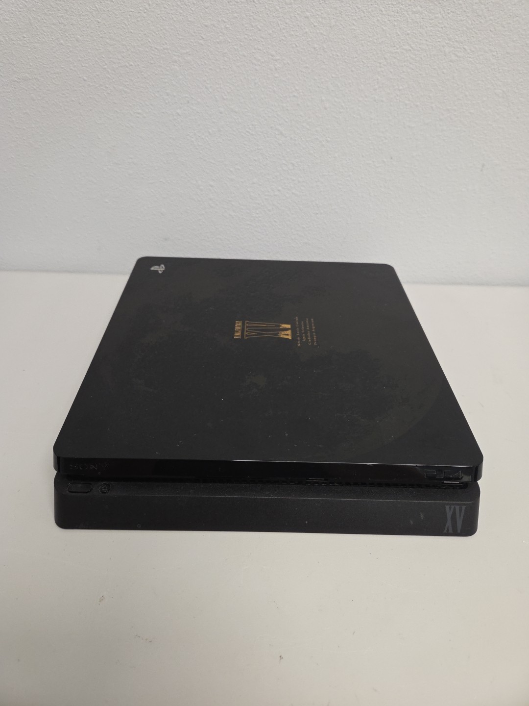 Sony PS4 Final Fantasy XV Limited Edition Console Cover & Controller Set OEM