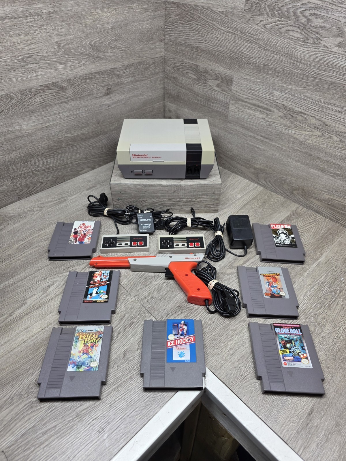 Nintendo Entertainment System NES Bundle with Zapper, 2 Controller, Cables Games