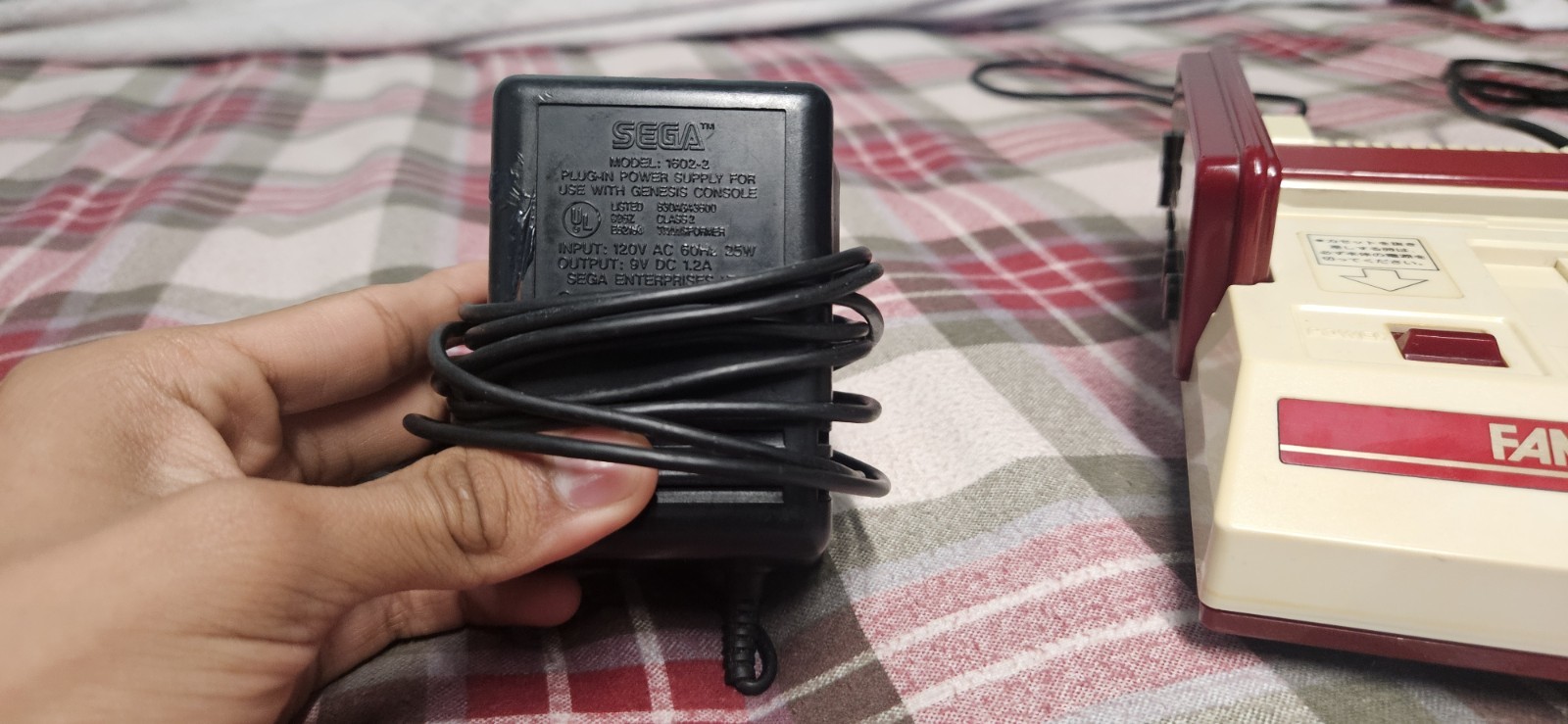 Nintendo Famicom HVC-002 Console NO RF CABLE Genesis Model 1 Power Cord included