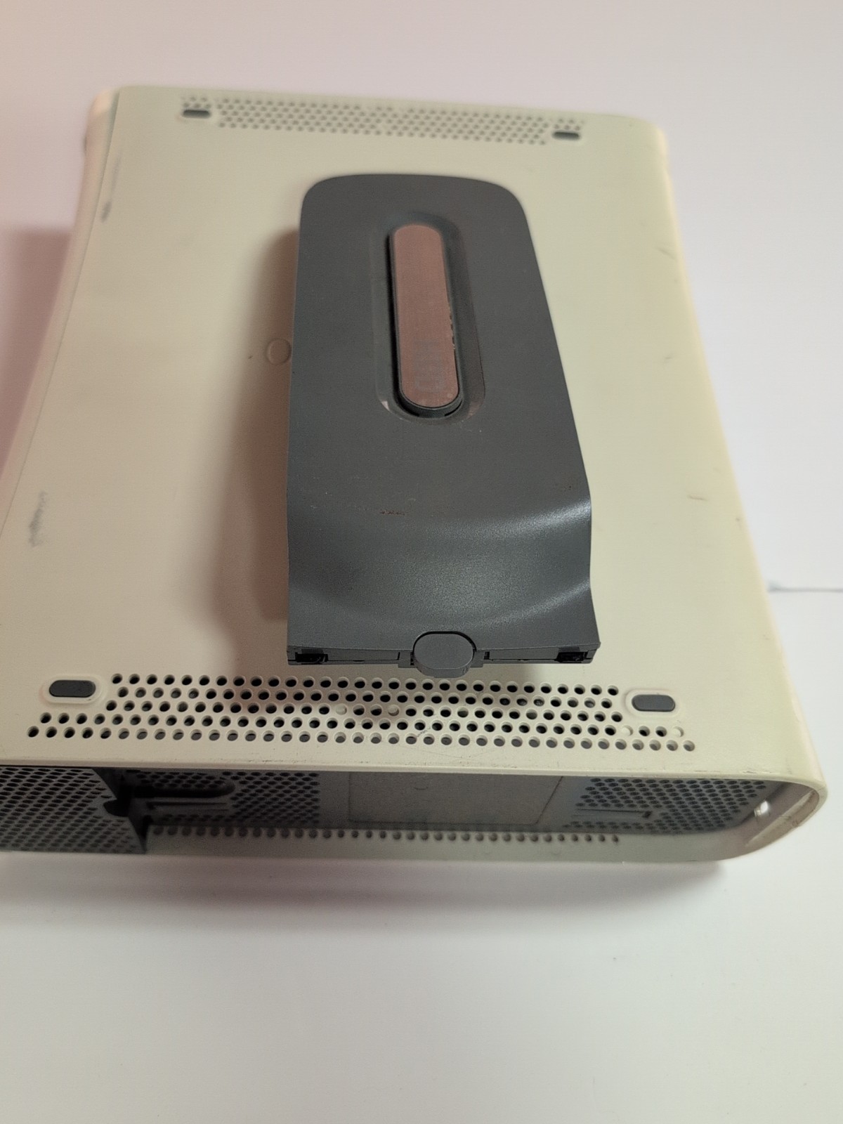 Microsoft Xbox 360 Pro 20GB Console – Matte White For Parts Or Repair