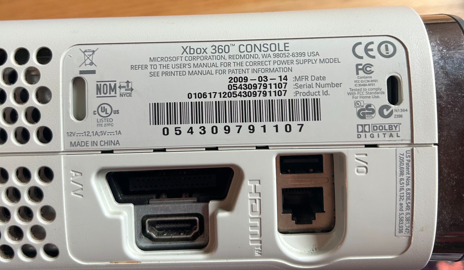Microsoft Xbox 360 Core White Console w/ Games – Good Condition Tray Problem