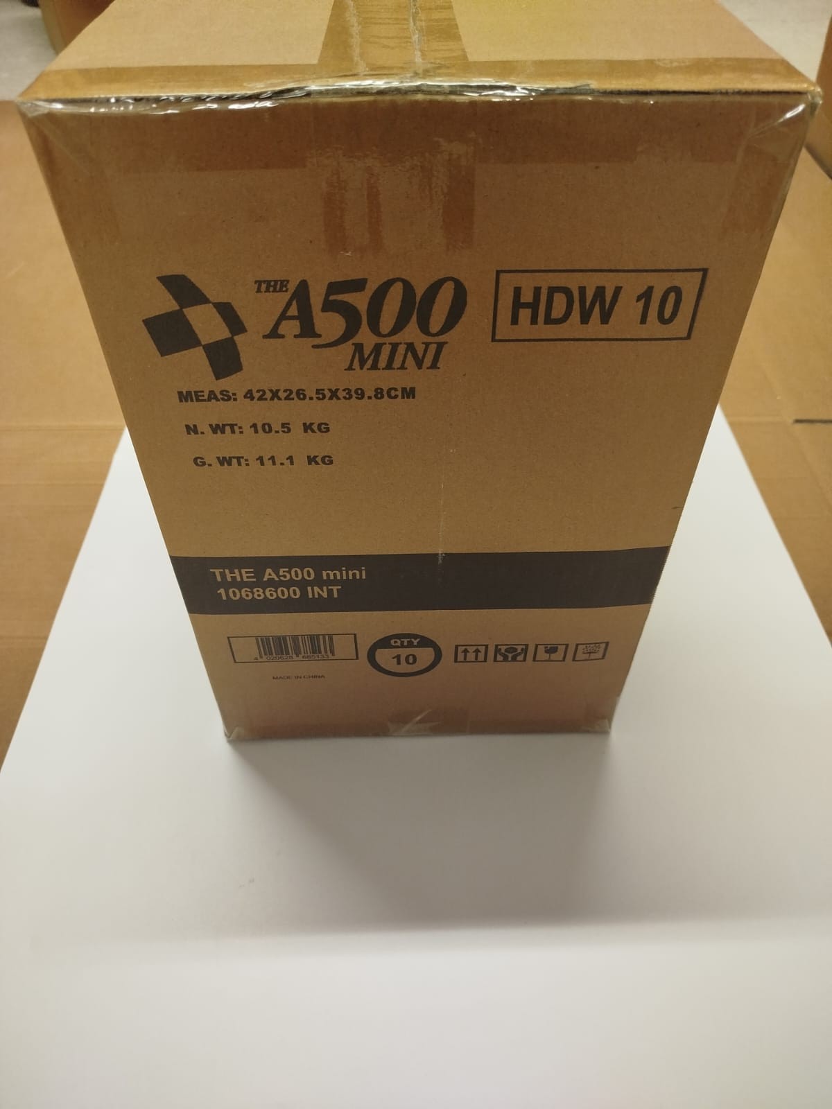 The A500 Mini – Masterkon Original Shipping Box with 10 Consoles AMIGA SEALED