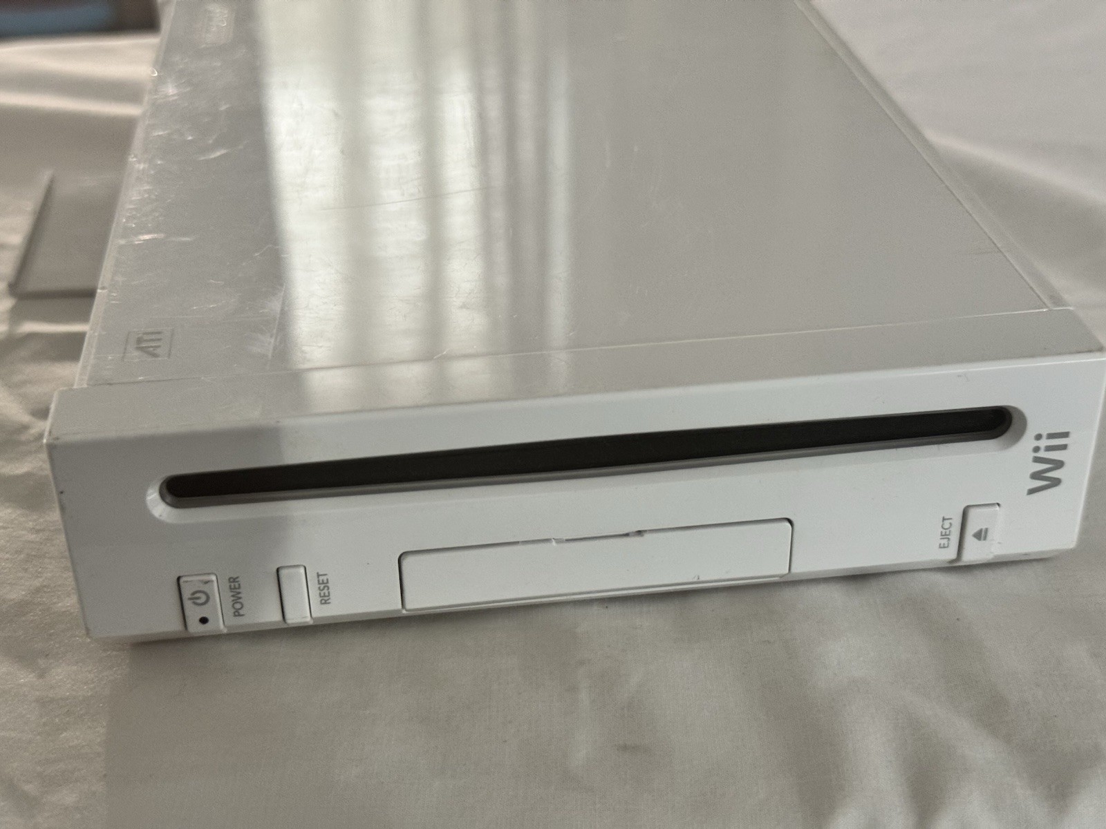 Nintendo Wii RVL-001 512 MB Home Console – White