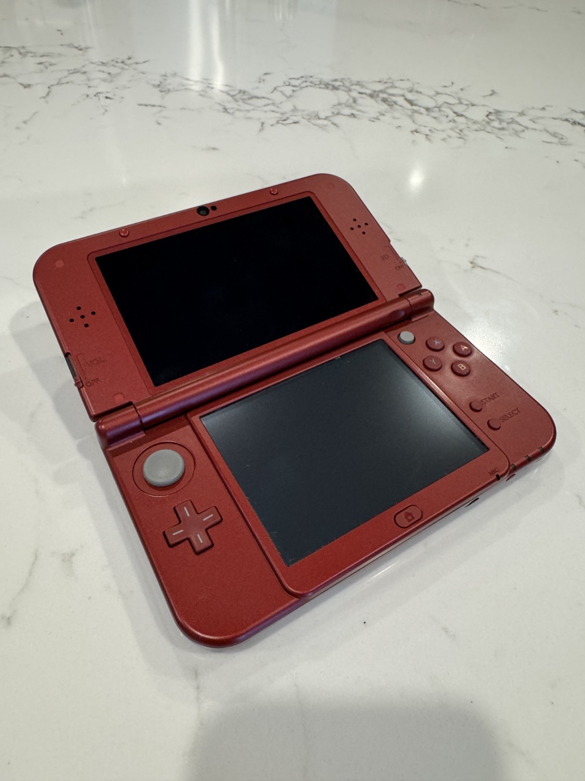 Nintendo 3DS XL Metallic Red Original Stylus & Charger Games included