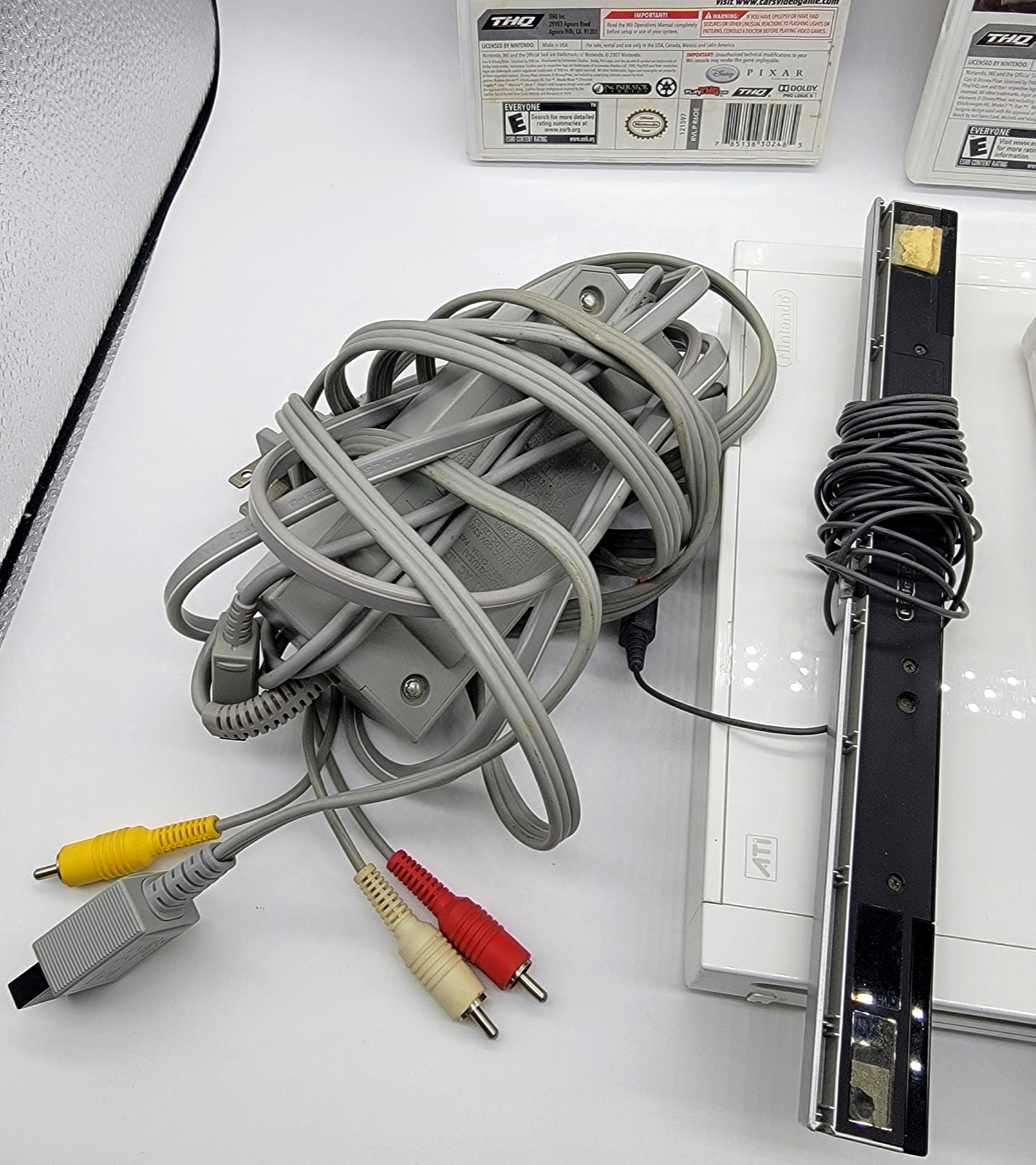 Nintendo Wii Bundle OEM Console Cords Games Sensor Controller RVL-001