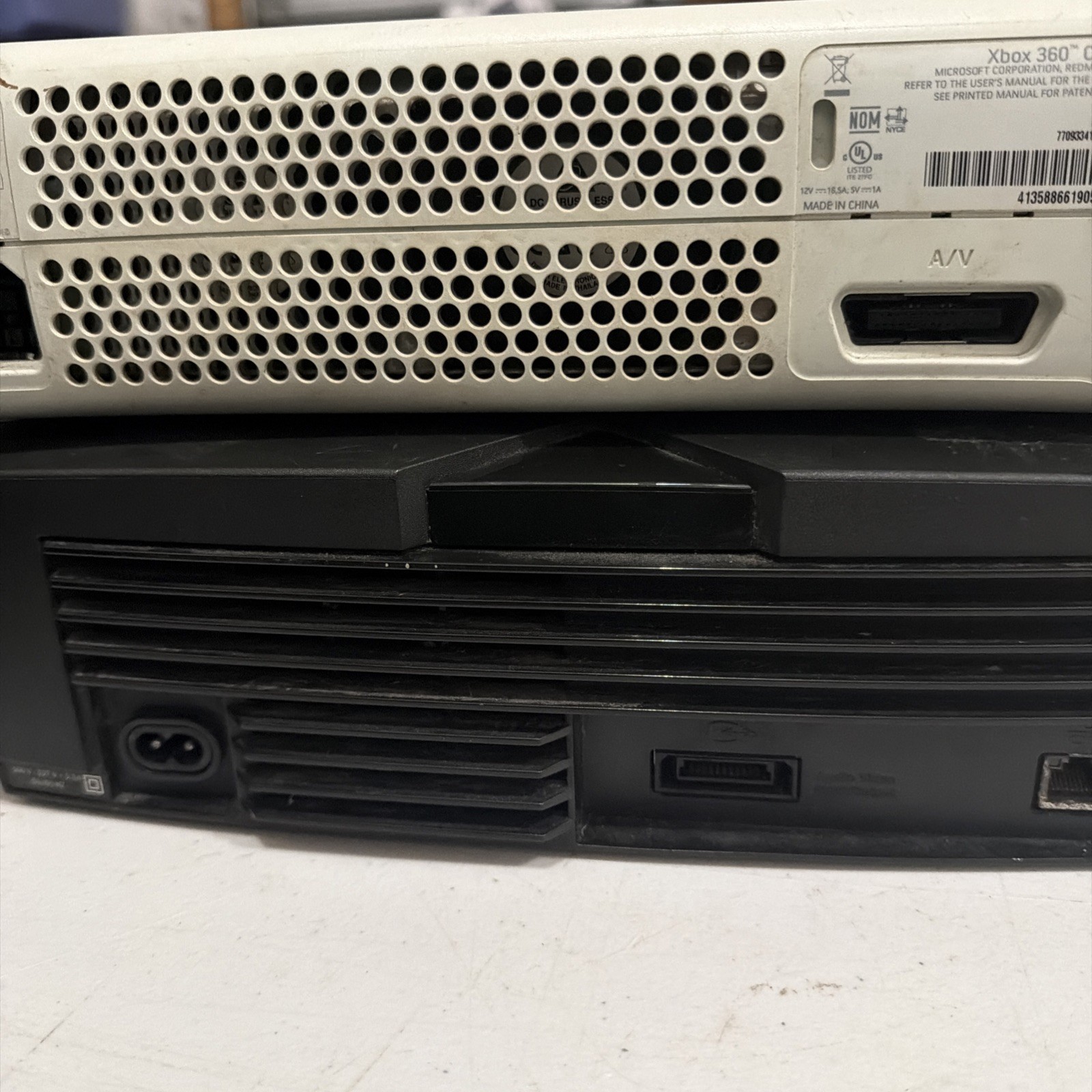 Lot of 2 Microsoft Xbox & Xbox 360 Consoles For Repair Parts AS-IS READ