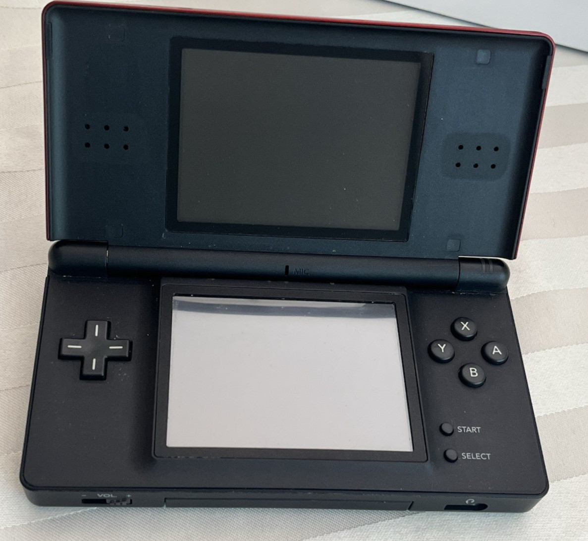 Nintendo DS Lite Crimson USG-001 Near-CIB Tested/Working – VERY NICE CONDITION!