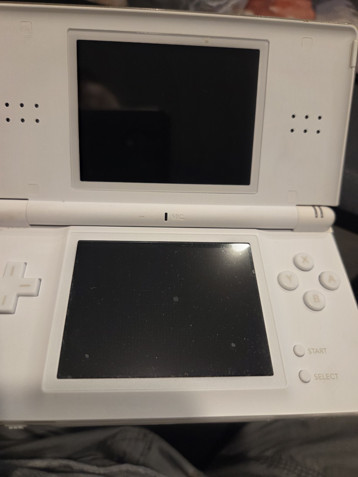 Nintendo DS Lite USG-001 JPN White Handheld Console Stylus & Cable