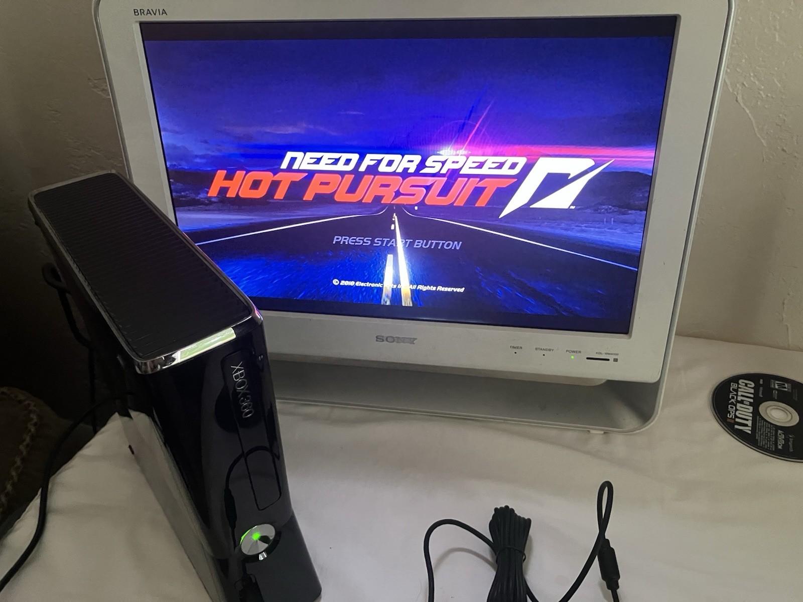 Microsoft Xbox 360 S #1439 250GB Console Bundle 6 Games, Kinect & OEM Controller