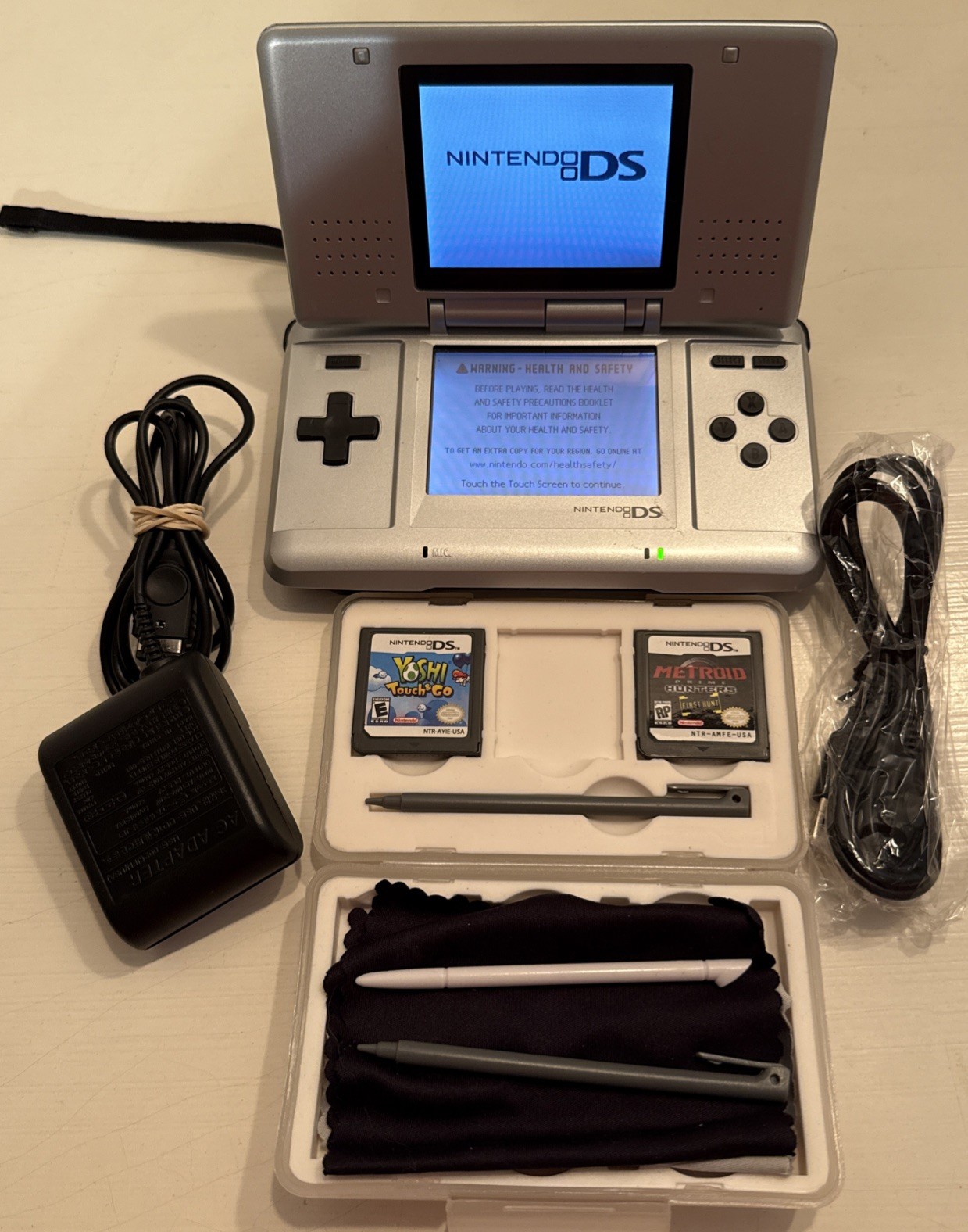Nintendo DS Silver Bundle with Yoshi Touch And Go, Metroid Prime Hunter -Tested