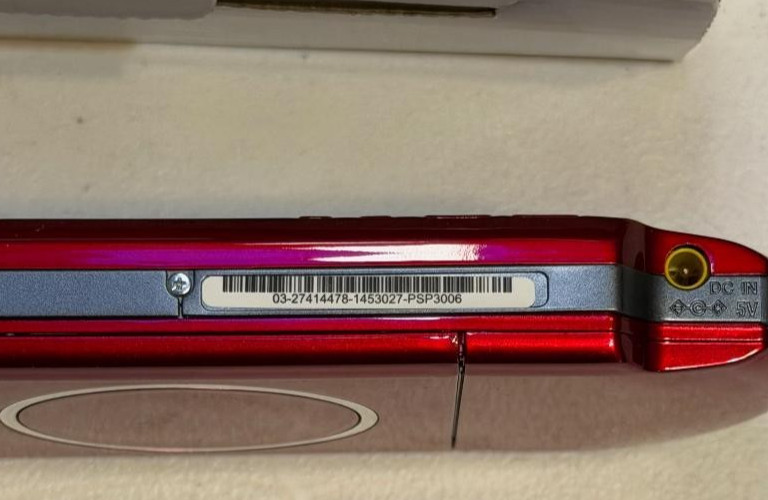 Sony PlayStation PSP 3000 Console with Charger New Battery Box