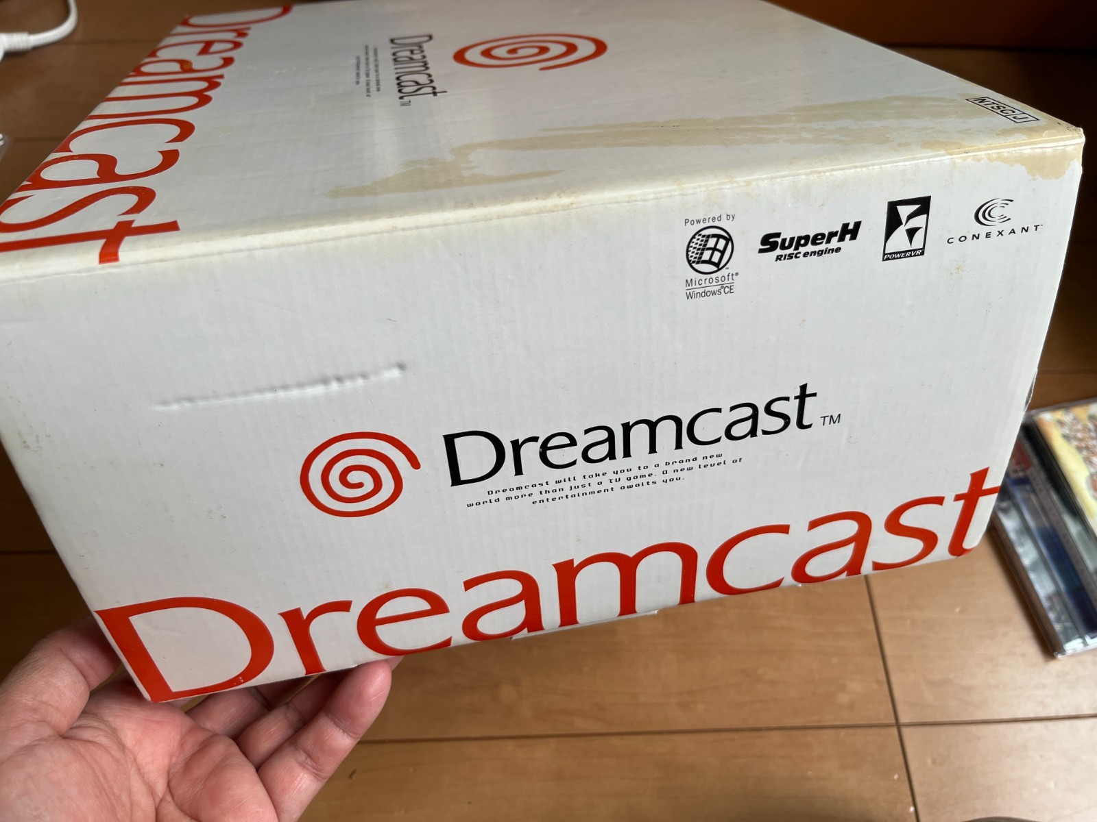 SEGA DreamCast Console (HKT-3000) & Controller with 2 games and BOX and Manual