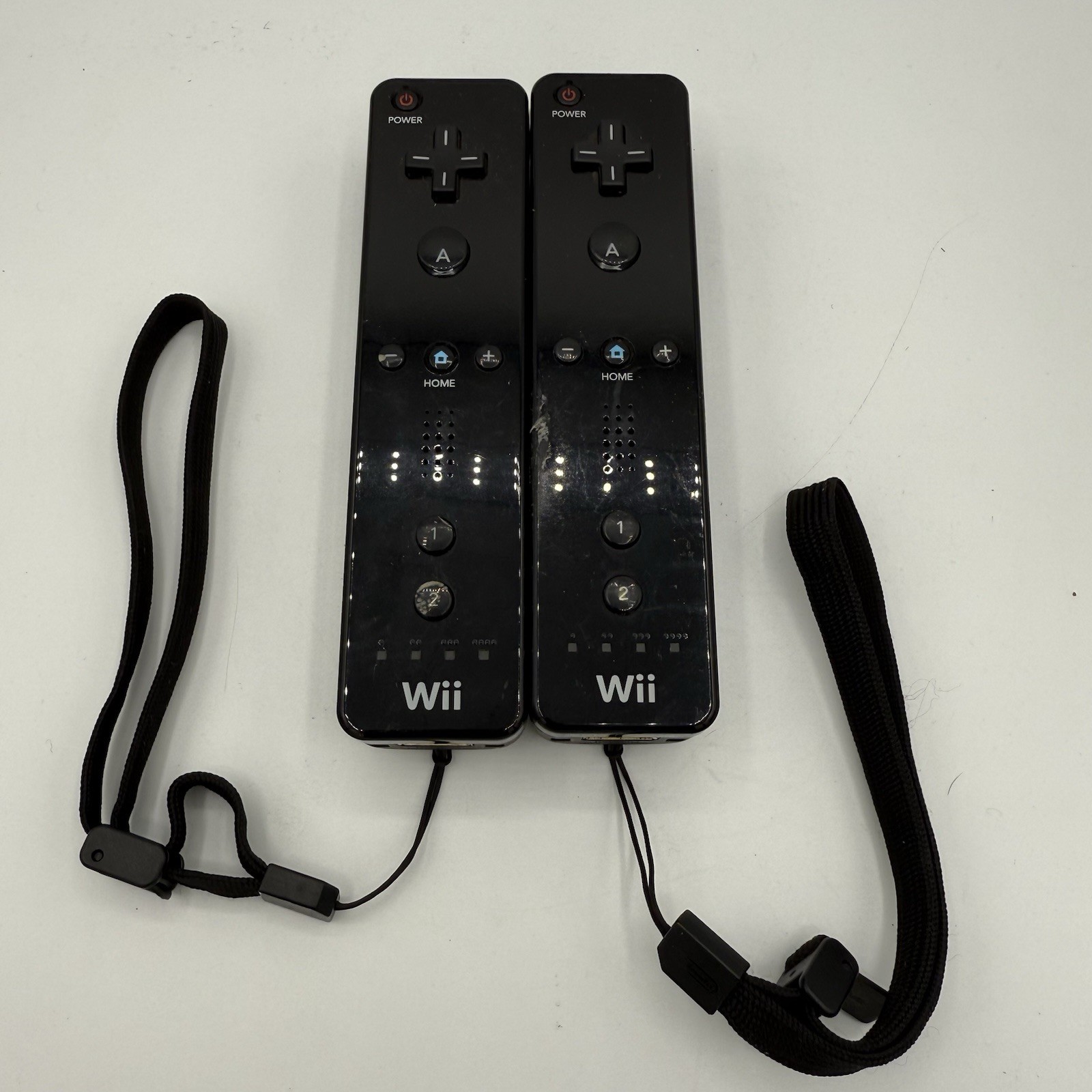 Nintendo Wii Black Console RVL-001 Wii Sports + Resort w/ 2 Wiimotes + 5 Games