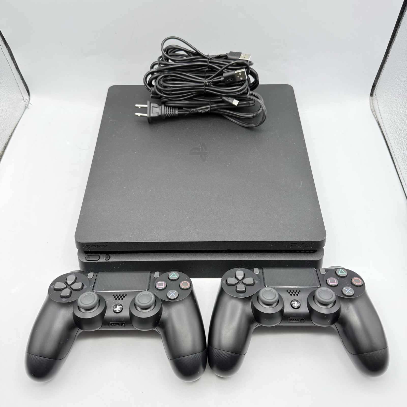 Sony CUH-2215B PlayStation 4 PS4 Slim 1TB Console 6 Games HDD Tested