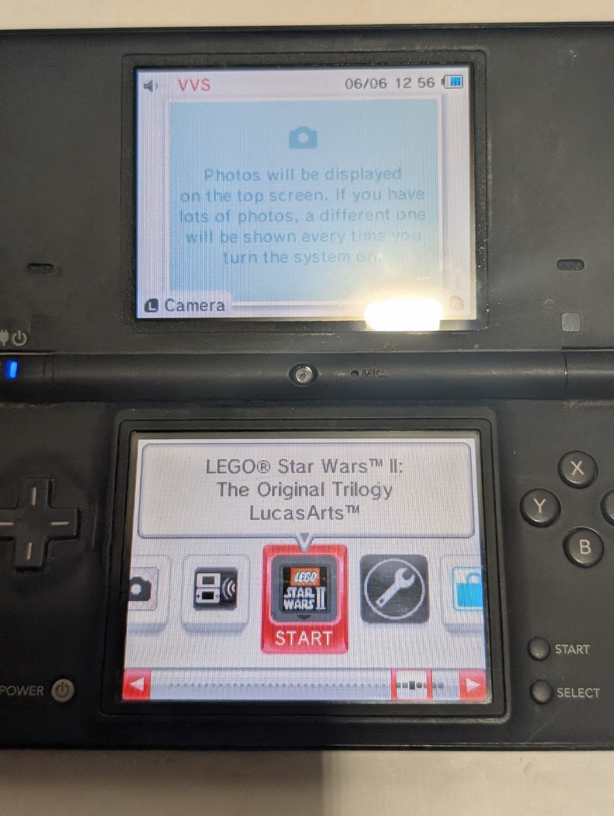 Nintendo DSi Black Console + Charger + Stylus + LEGO Star Wars II–Tested Working
