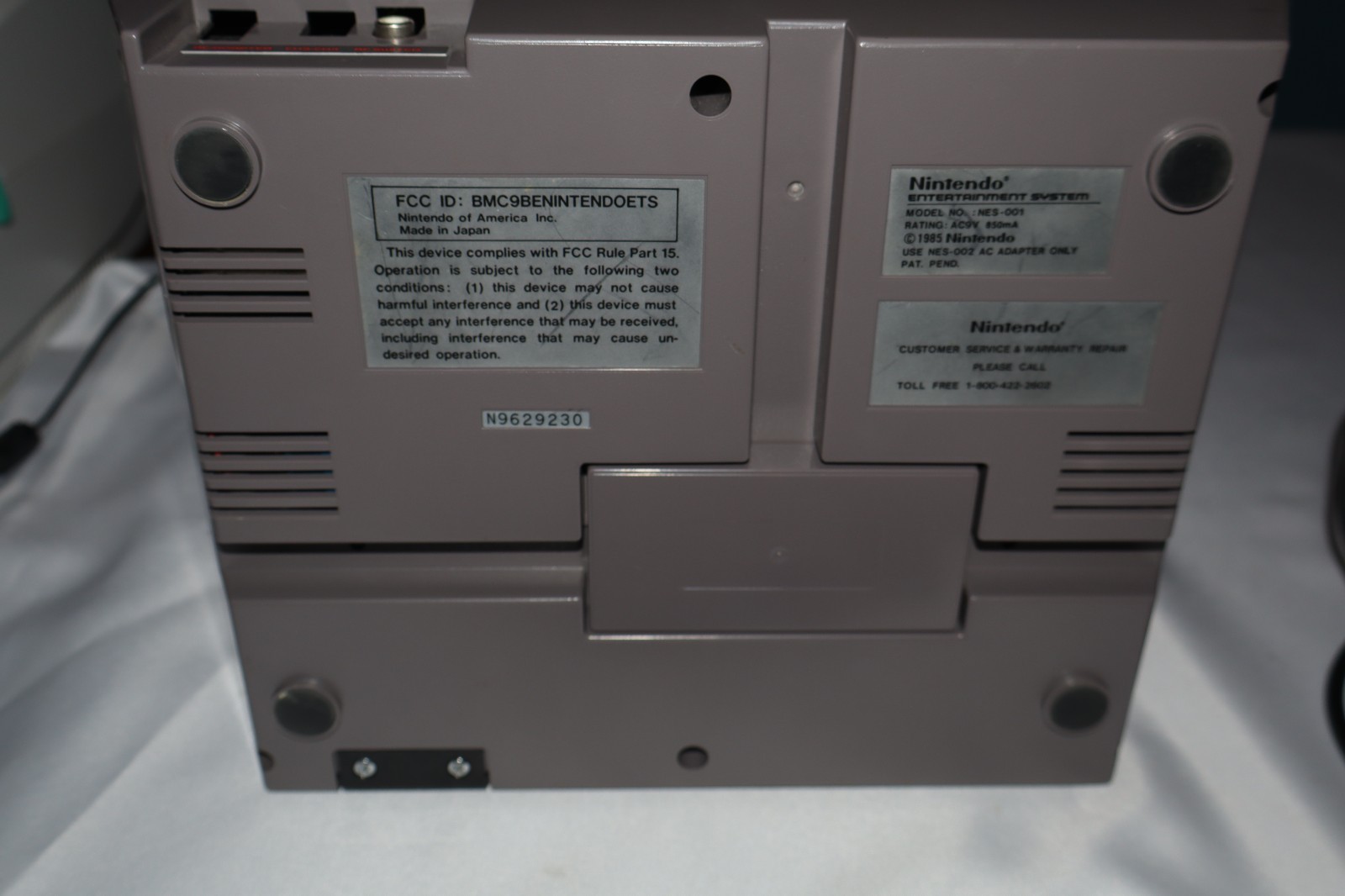 Nintendo NES Console 2 controllers A/V cord On Red Blinking Light Repair Parts