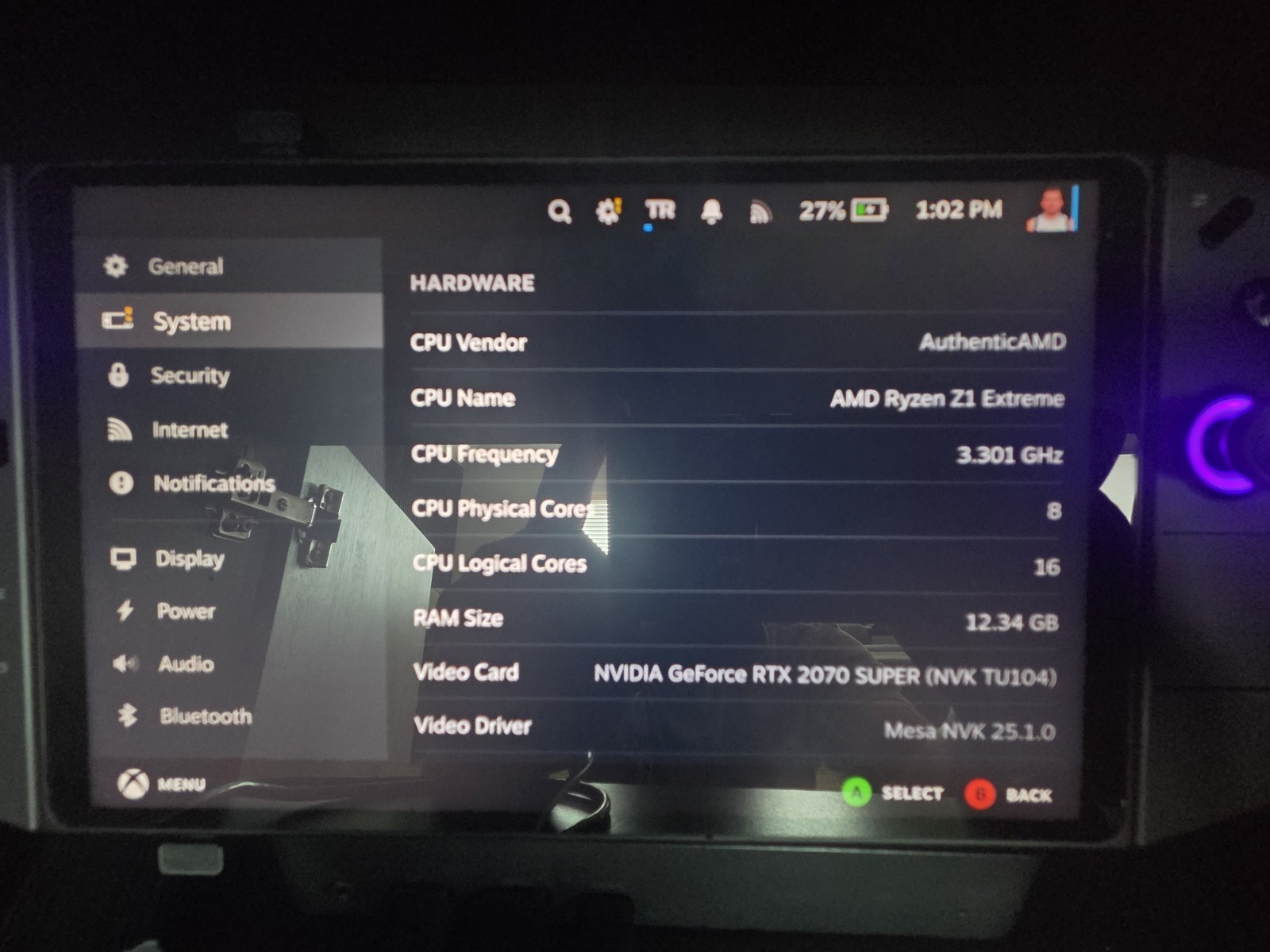Lenovo Legion Go 8APU1 1TB Handheld Console – dual boot!