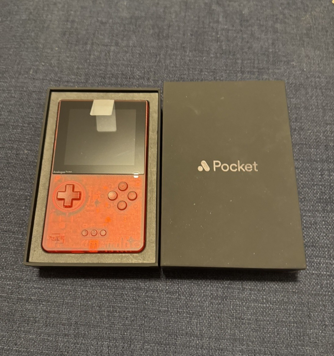 Analogue Pocket – Transparent Red | Complete in Box