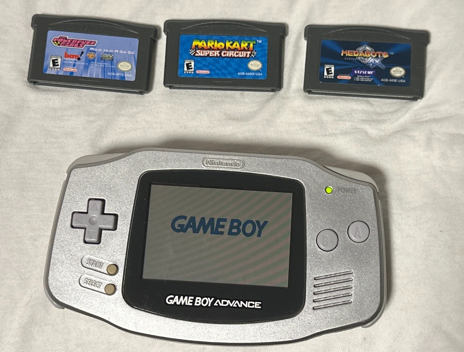 Nintendo Gameboy Advance GBA Silver + three Games Works see description !