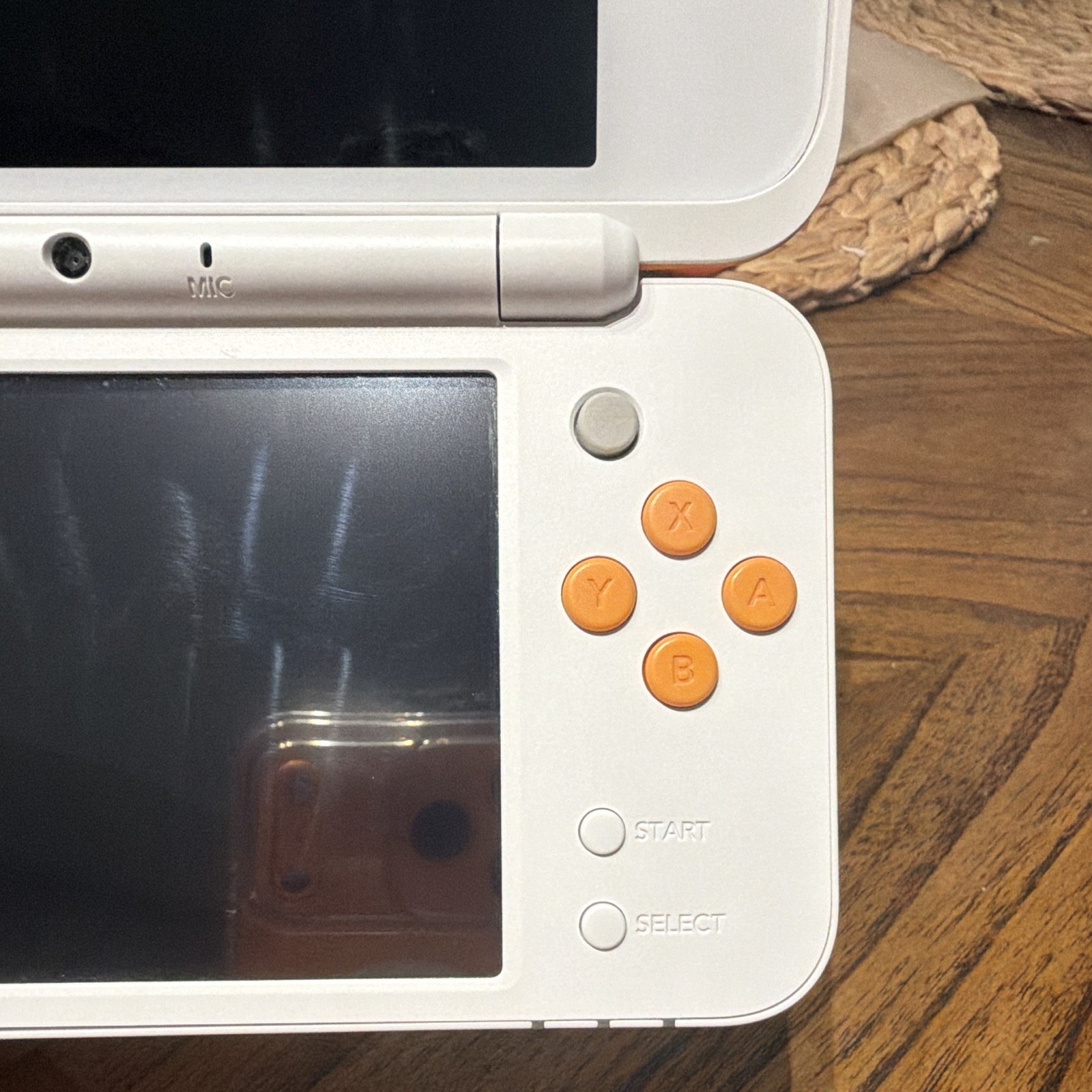 Nintendo 2DS XL White/Orange – Region Free w/ Charger +128GB Micro SD – Tested