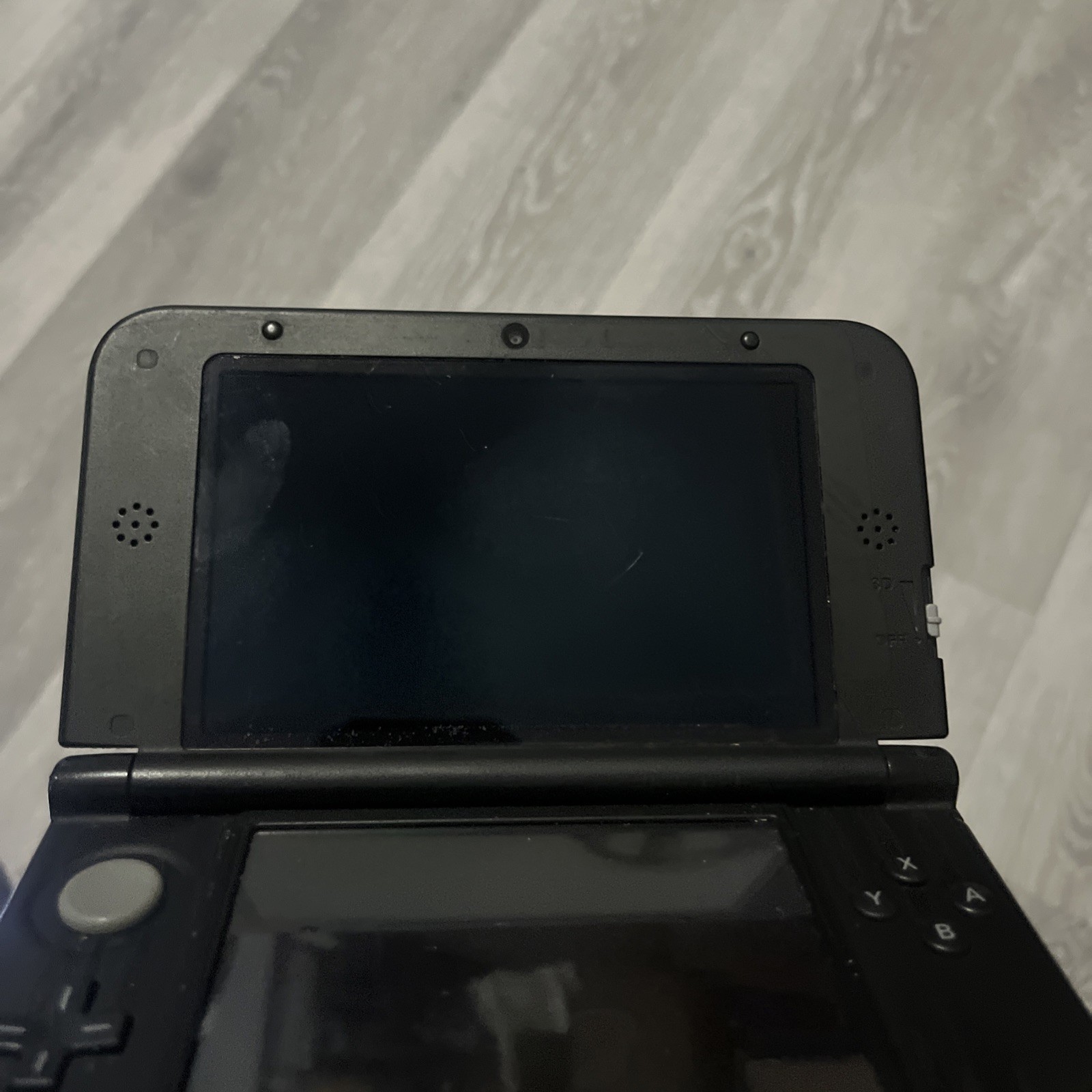 Nintendo 3DS XL Handheld Console – Red / Black (Model SPR-001) Charger/4 Games