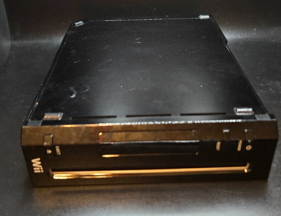 Will Console black -Power supply and Sensor bar tested No Wii Controller
