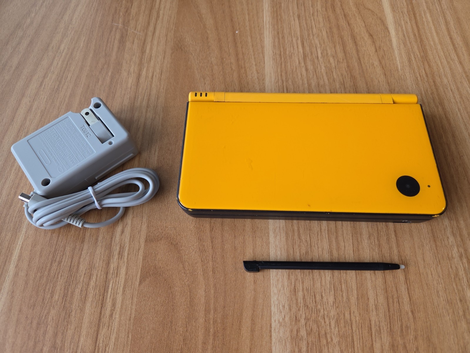 Nintendo DSi LL XL Yellow Console Japan W/charger US SELLER