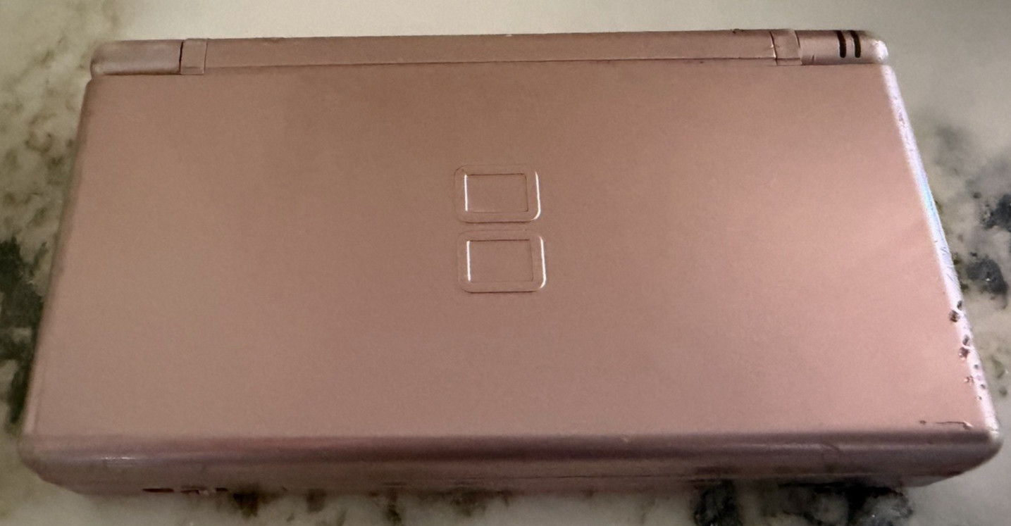Nintendo DS Lite Video Game Console – Metallic Rose