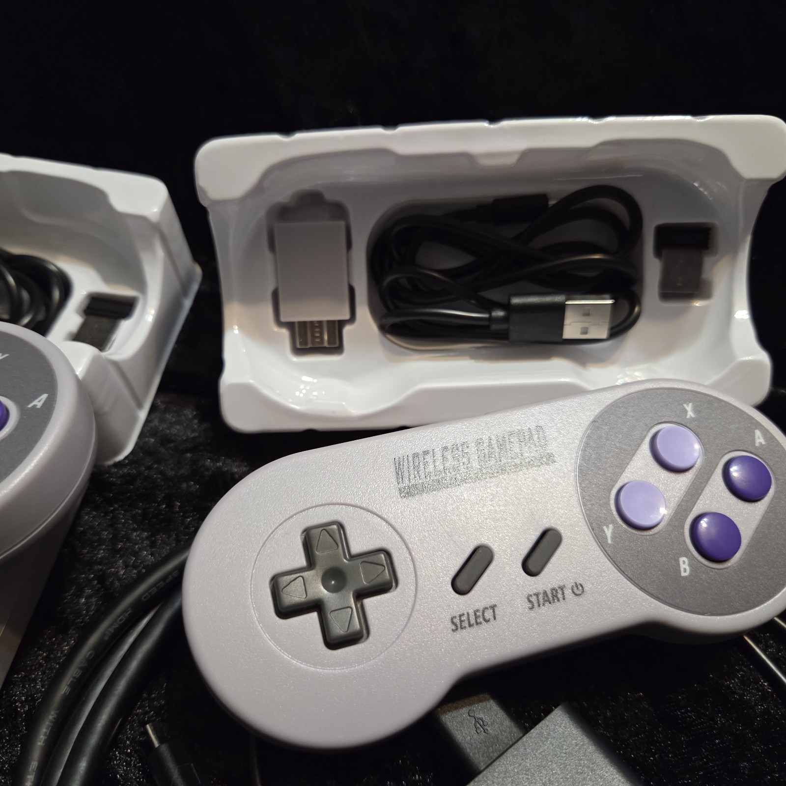 Super Nintendo SNES Mini Classic Console CLV-201 Cables 2- Cordless Controllers