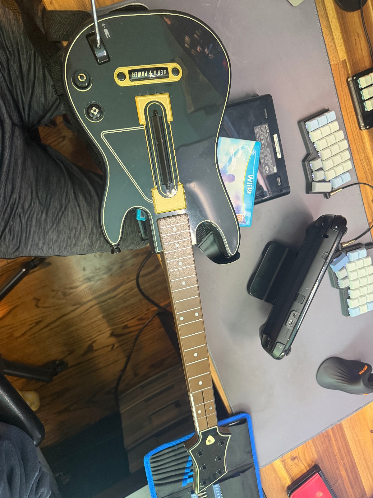 Nintendo Wii U Deluxe | Guitar Hero Live + Guitar (No Cables or Remotes)