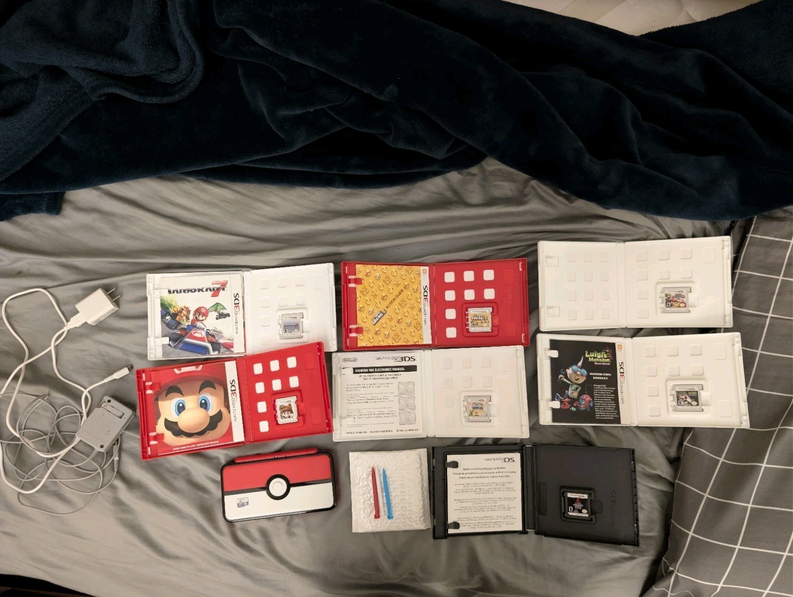 (Region Unlocked) Monster Ball New 2DS LL + 128GB MicroSD Card & 7 Games