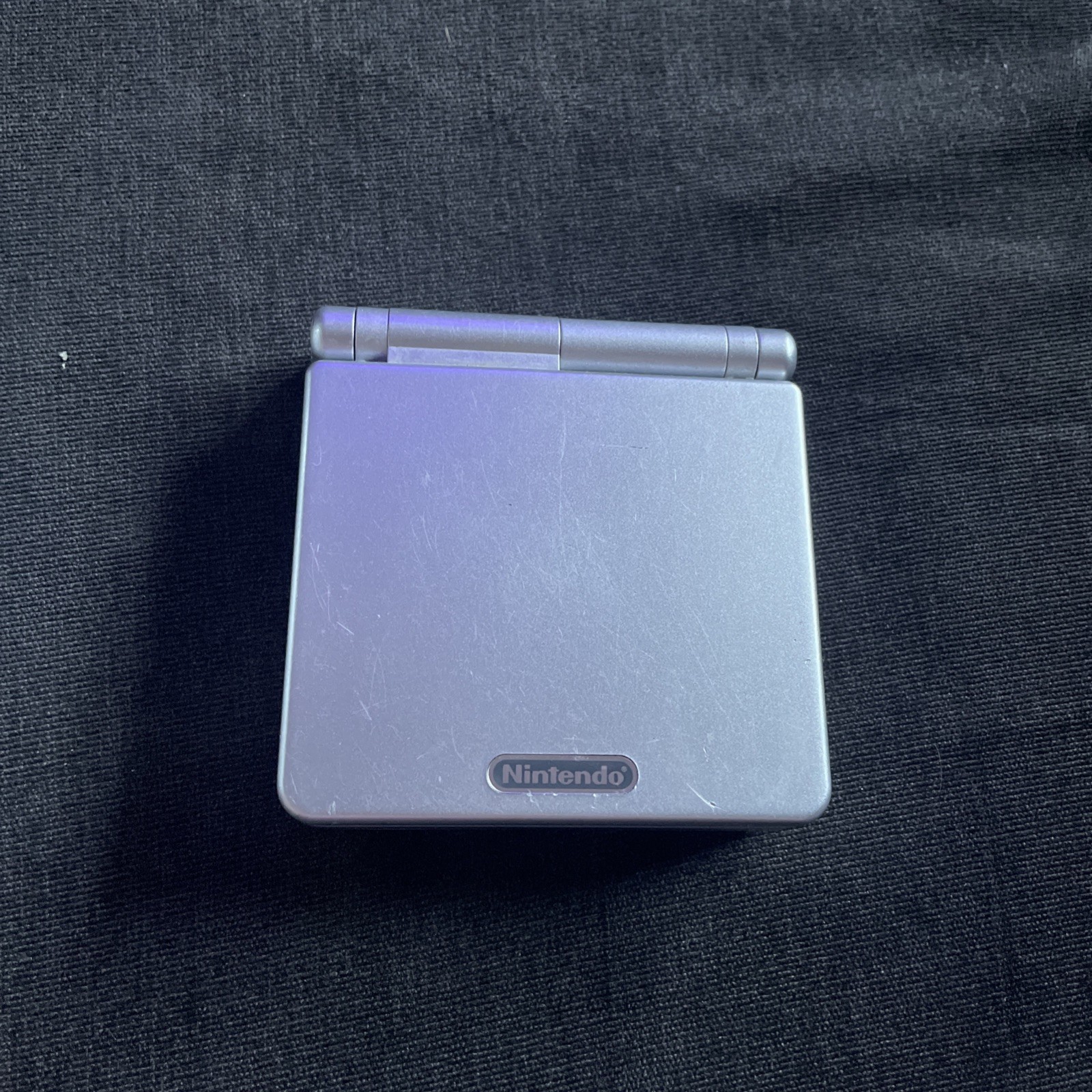 Nintendo Game Boy Advance SP – Sliver w/ hard case
