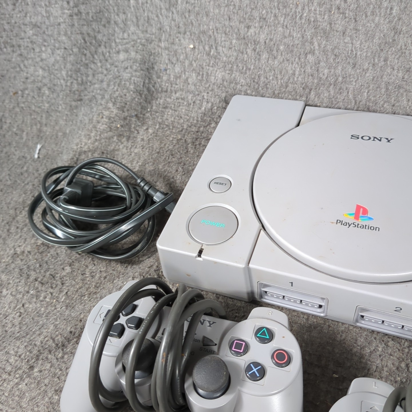 Sony PlayStation 1 Ps1 Two Controllers And Cables (SCPH-9001) – Tested/works