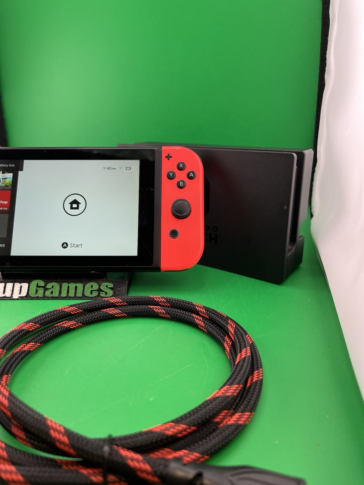 Nintendo Switch – w/ Neon Red & Neon Blue Joy-Con In Good Condition (T41)