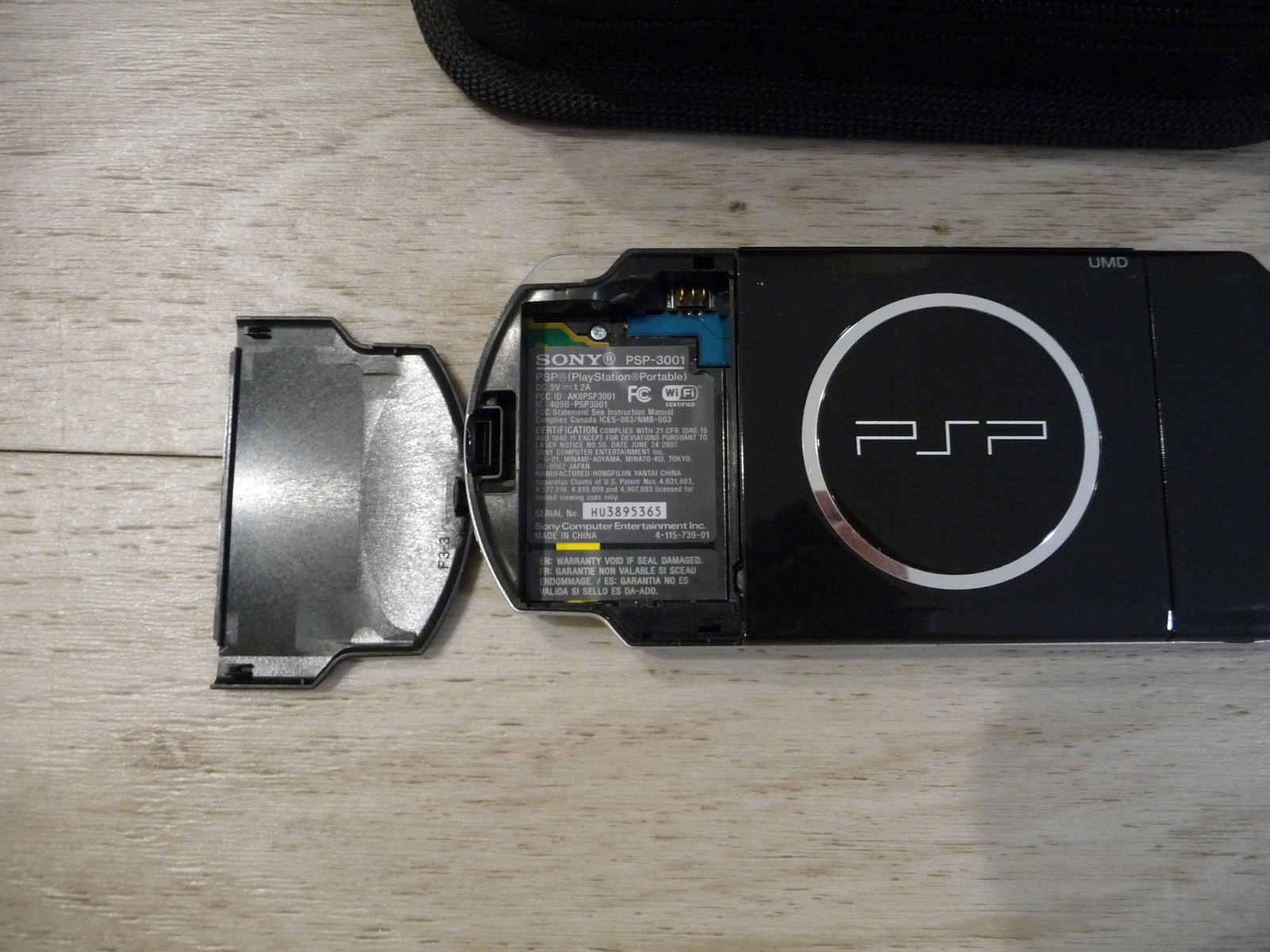Sony Playstation Portable PSP-3001 With case and 3 games ,No battery or charger