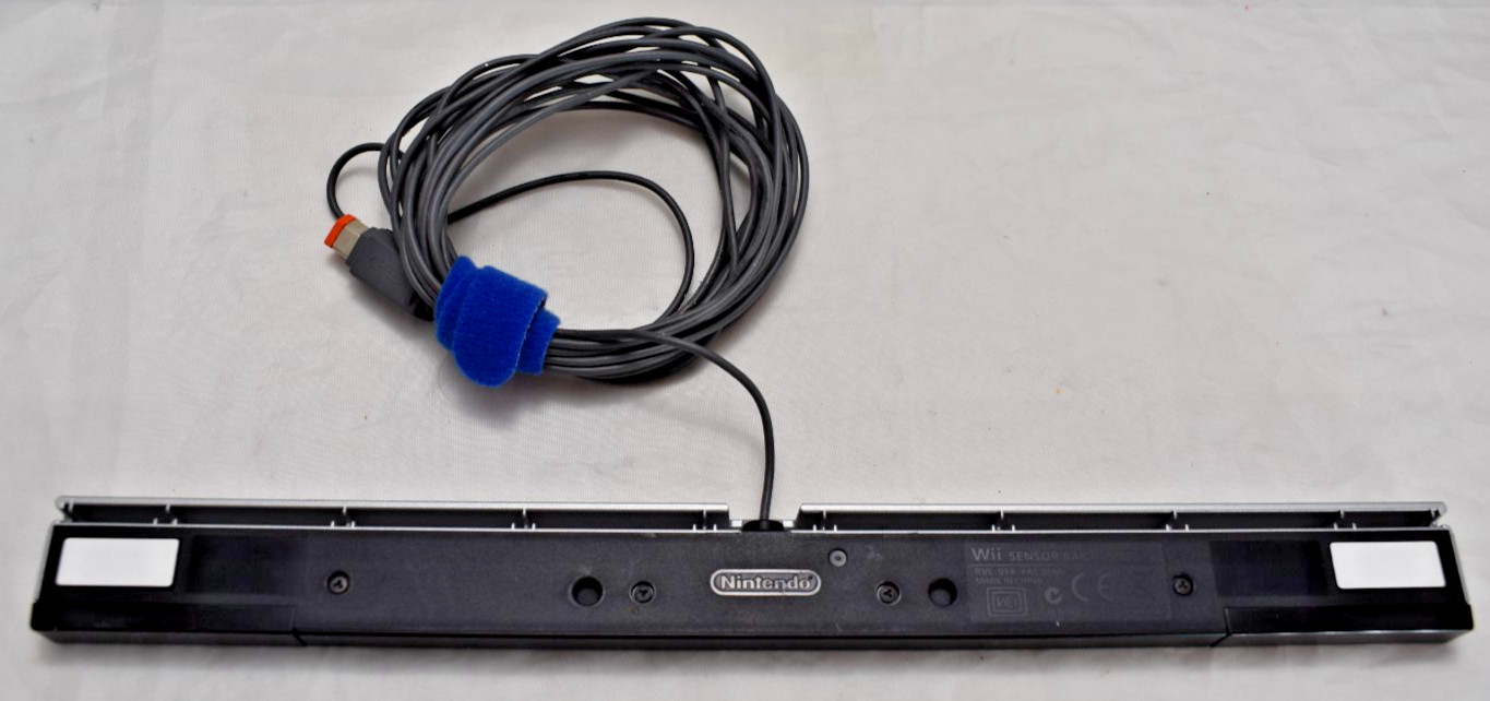 Nintendo Wii RVL-001 Console with Cables 2 Remote & Nunchuk. Tested Works