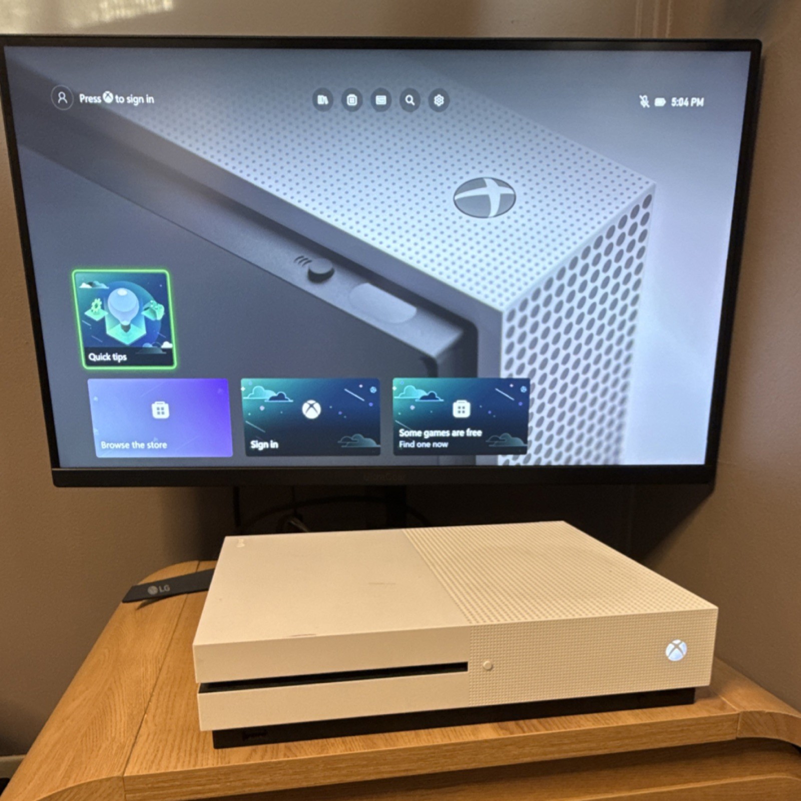 Microsoft Xbox One S 1TB White Console Wi-Fi Blu-Ray HDMI Ethernet USB