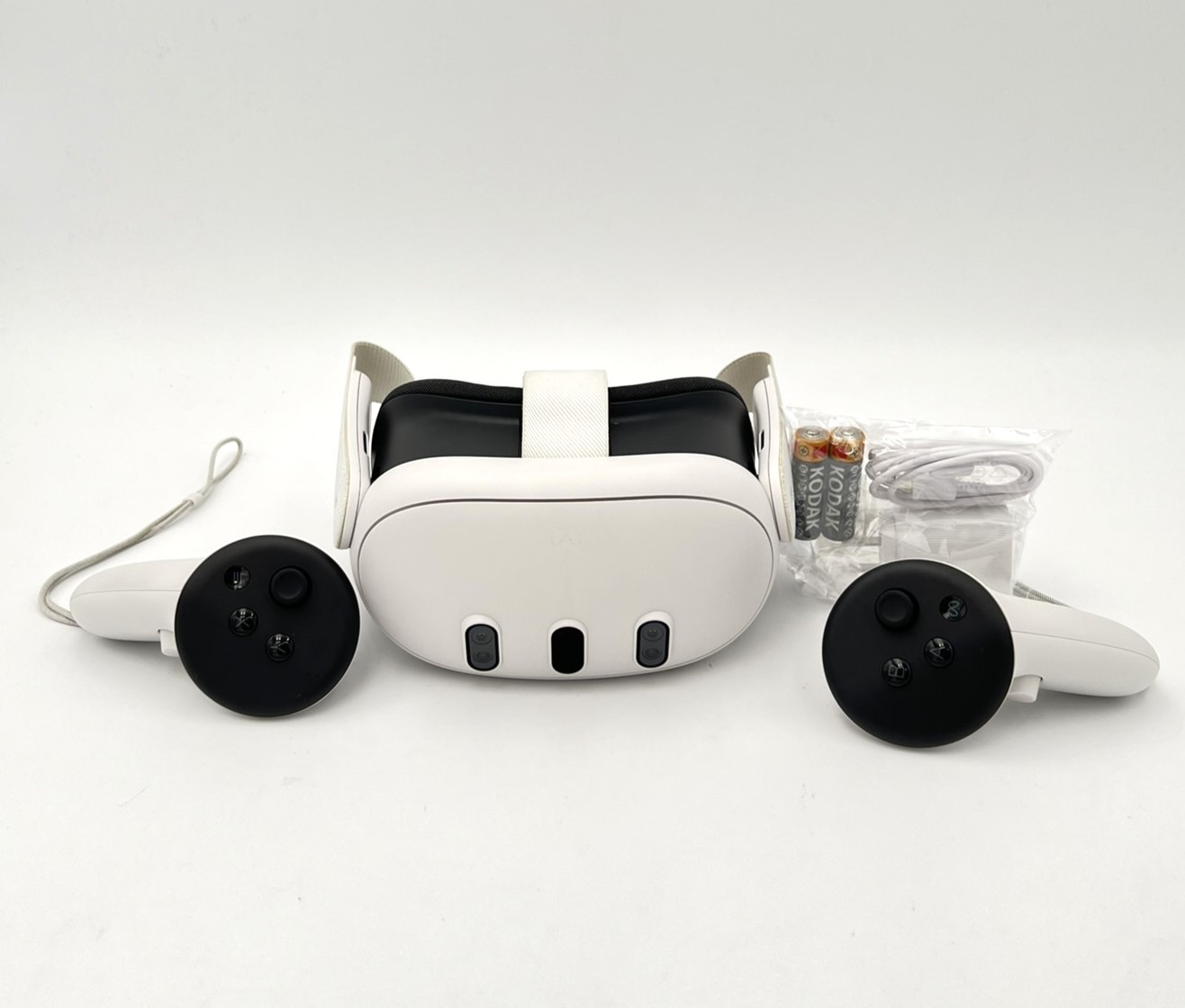 Meta – Quest 3 Breakthrough Mixed Reality – 128GB – White – (899-00579-01)