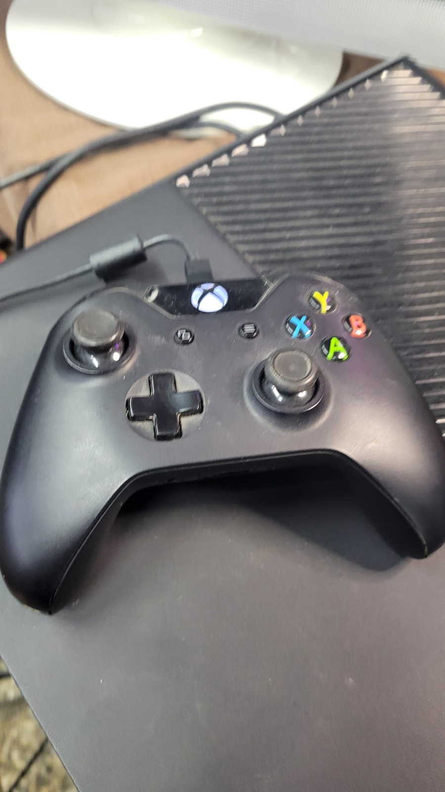 Microsoft Xbox One Elite Bundle 1TB Matte Black Console 1540 One Controller