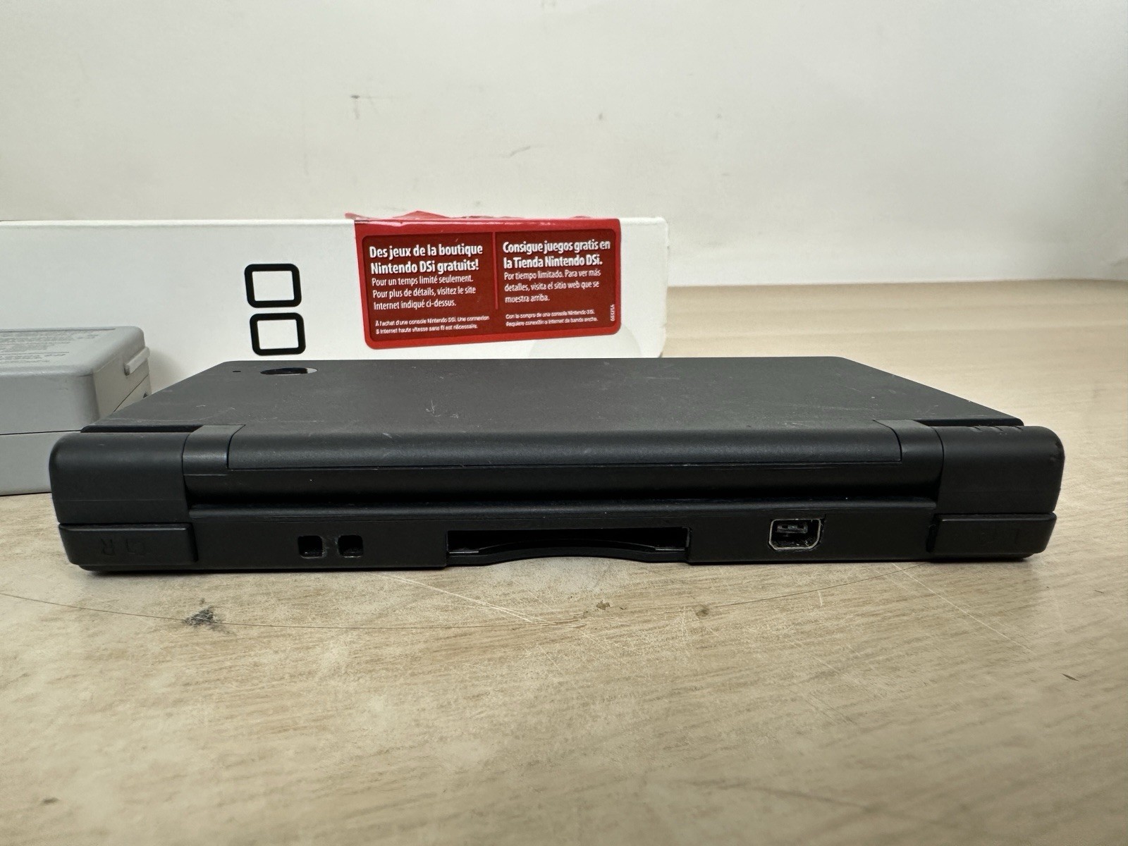 Nintendo DSi – Matte Black – Complete in Box CIB w/ Inserts/Charger/Stylus WORKS