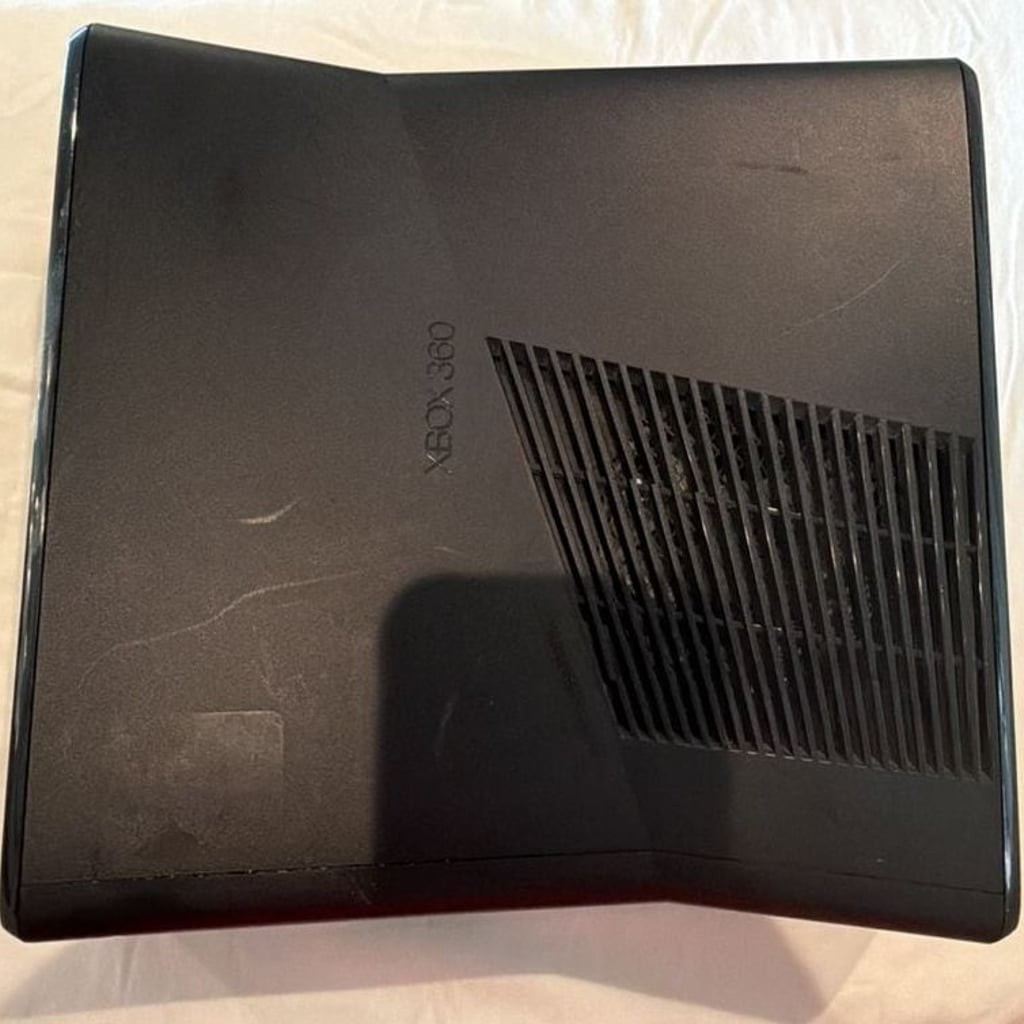Microsoft Xbox 360 S Console Model 1439 – Matte Black