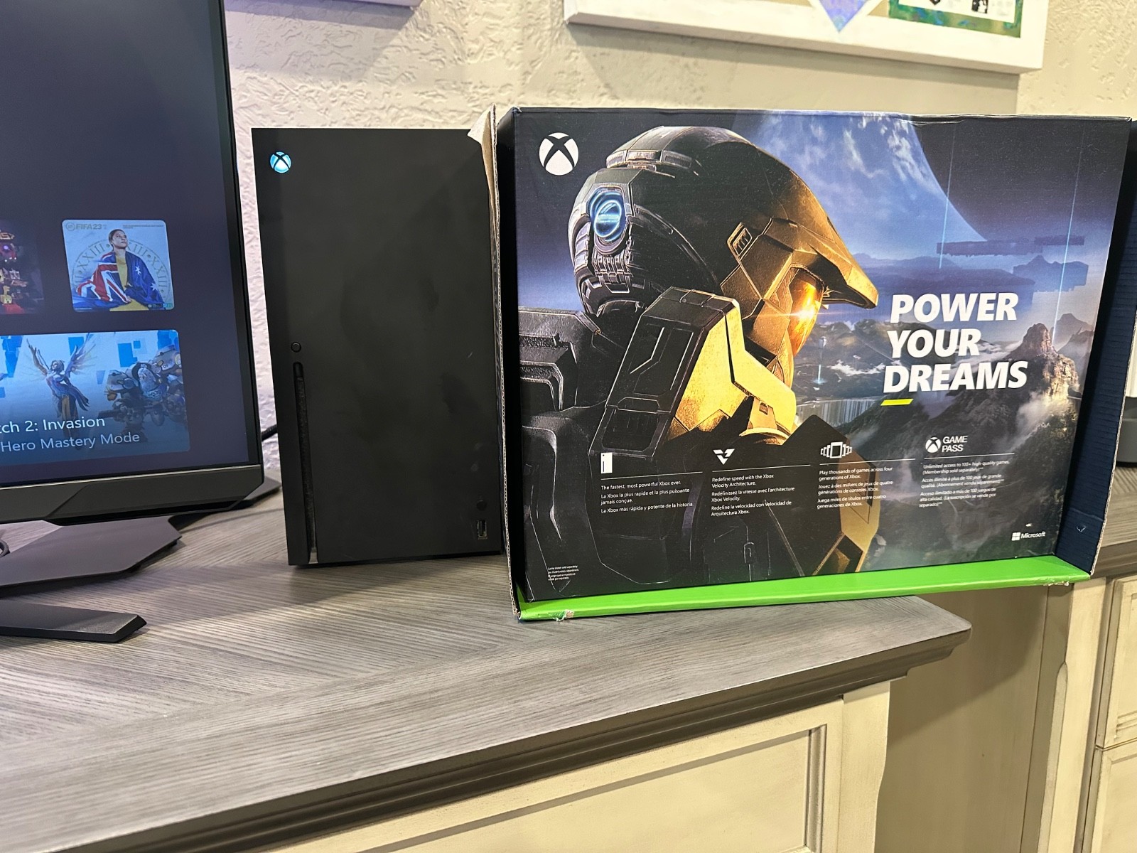 Xbox Series X 1TB, Razor controller, Steelseries Arctis Pro Gaming Headphone