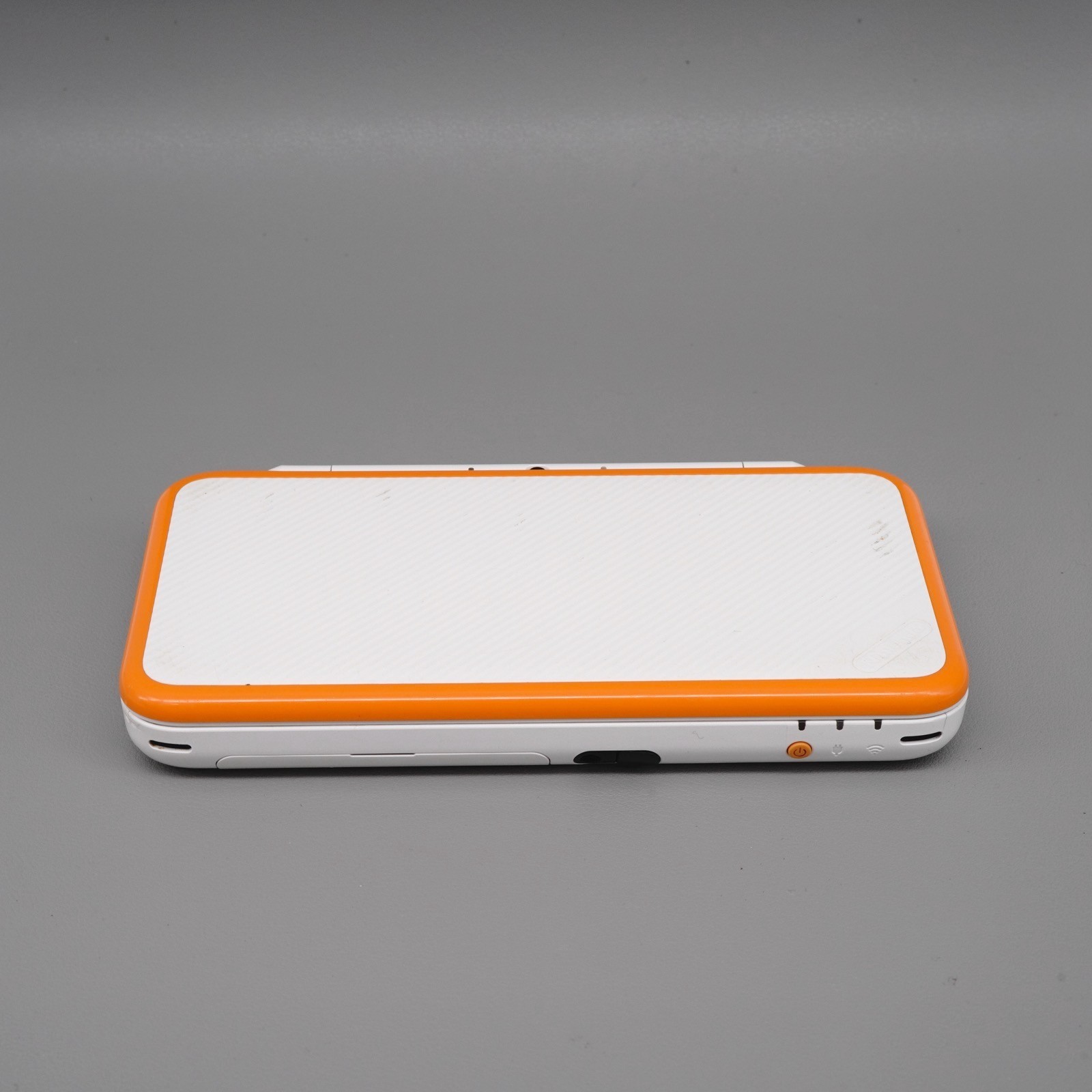Nintendo «New» 2DS XL Console White & Orange w/ extras (USA)