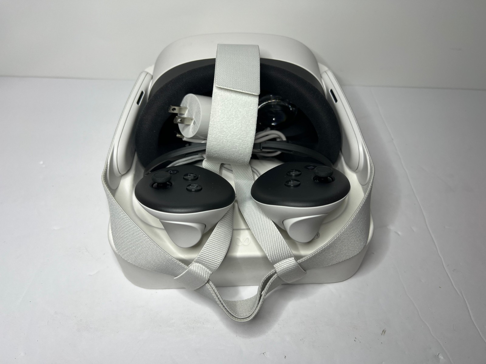 Meta Quest 3S 128GB Mixed Reality Headset – All-in-One VR