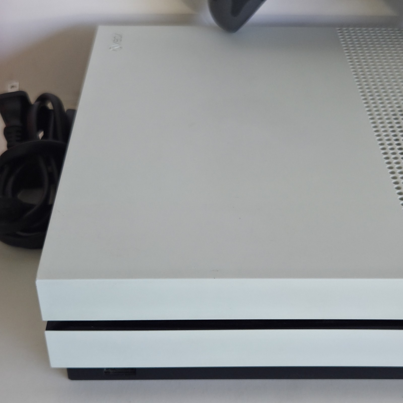 Microsoft Xbox One S White Console 1681 Console OEM w/ Controller & Cords TESTED