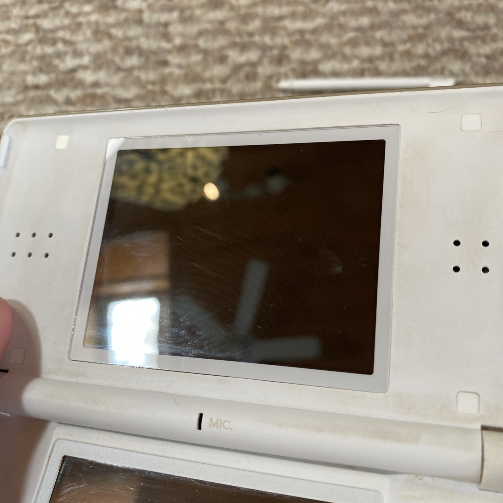 Nintendo DS Lite Polar White Handheld System WITH CHARGER AND STYLUS OEM