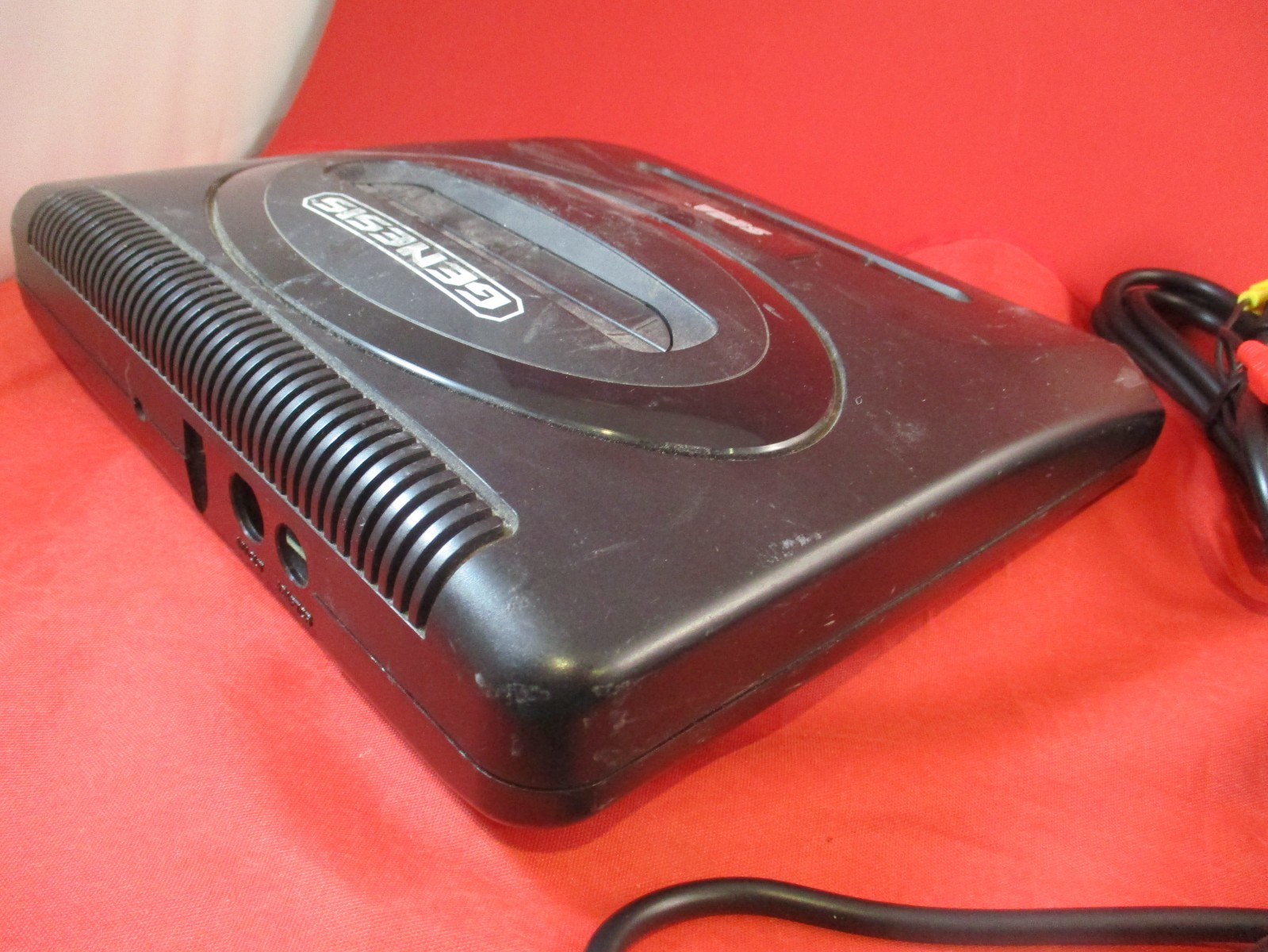 Sega Genesis Model 2 Console System *slight flaw* w/2-6Button Controllr AV Power