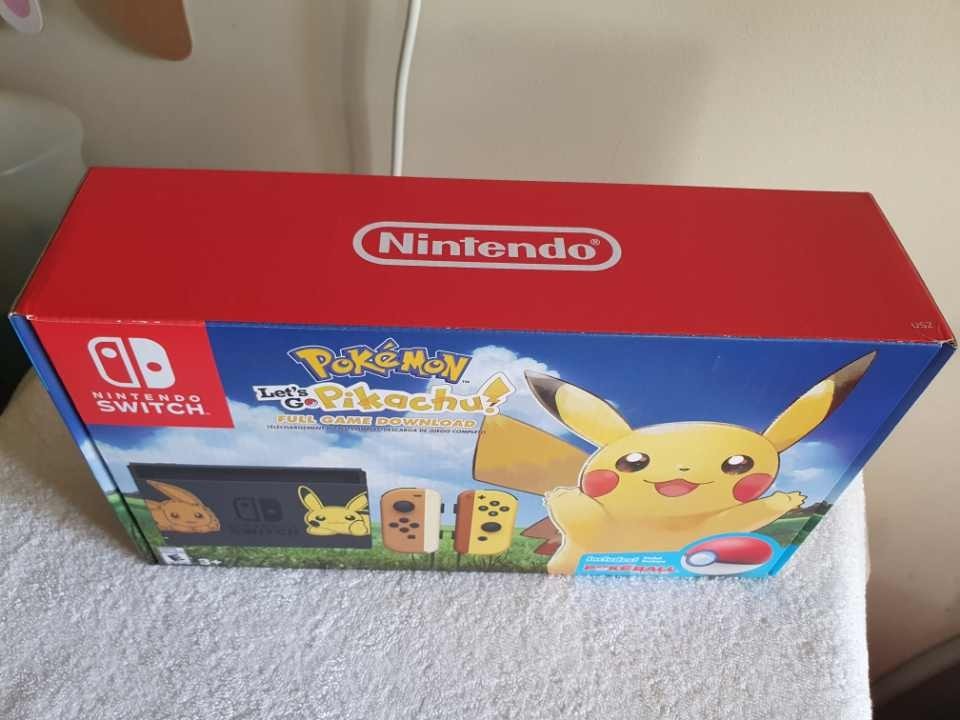 Nintendo Switch Pokemon Console Let’s Go Pikachu! + Poke Ball Plus Edition