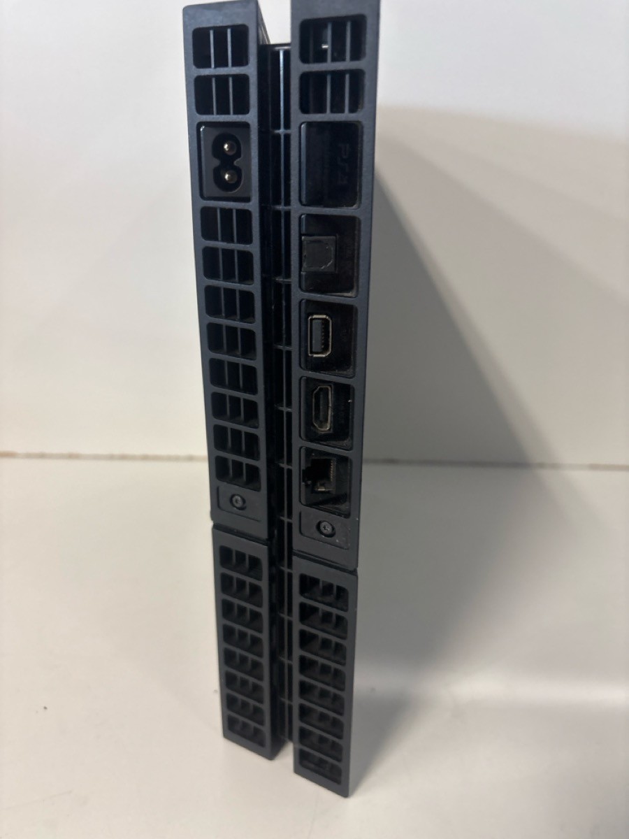 SONY PS4 – SYSTEM – CUH-2115B – 1TB-AS IS- BAD DISC DRIVE (P18027981)